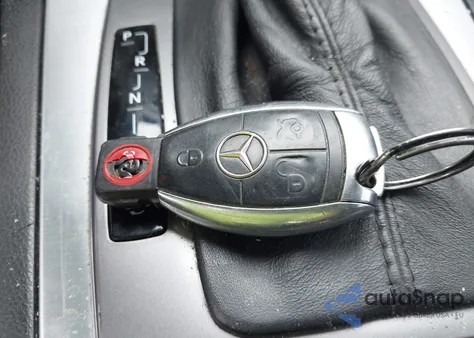 2008 Mercedes-Benz C 300 Luxury 4Matic/Sport 4Matic z USA, uszkodzony, nr VIN WDDGF81X18F093780